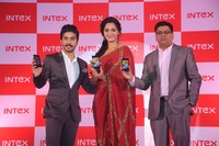Anushka Launches INTEX Aqua Smartphone